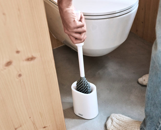 Flex™ TriBlade Lite Pack of 2 White Toilet Brushes
