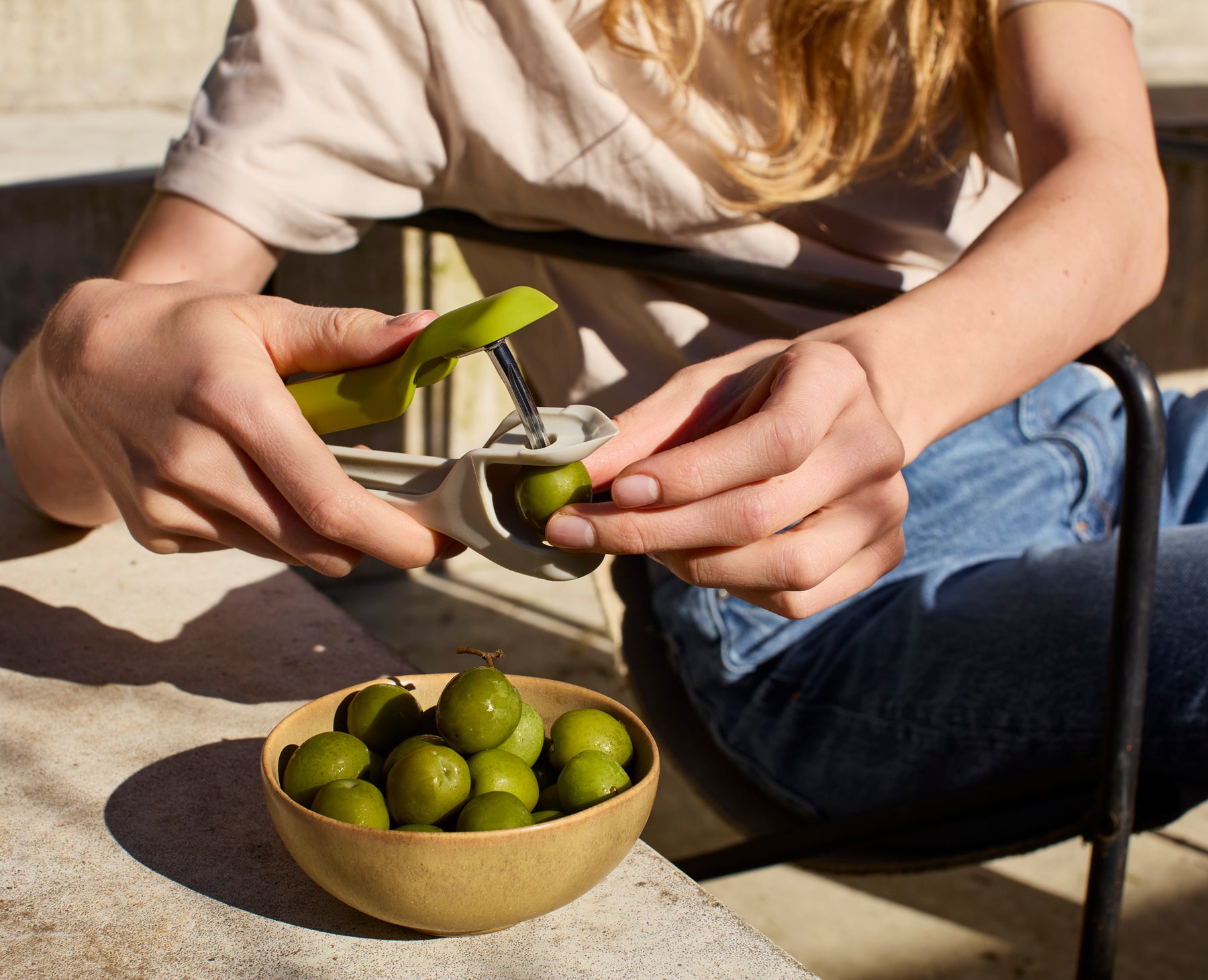 Tweezy™ 2-in-1 Pitter &amp; Huller Tool