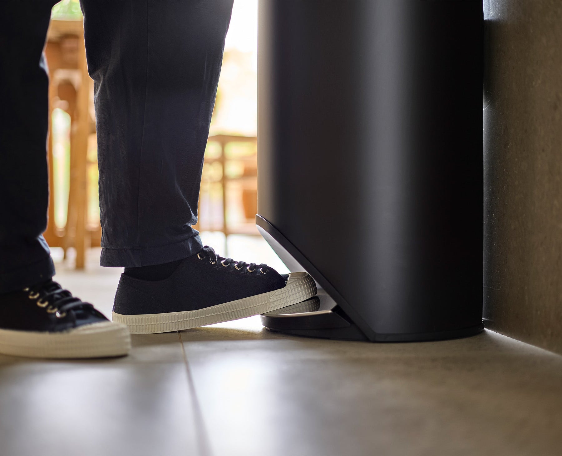 Arc™ 30L Easy-push Matt Black Pedal Bin Starter Set