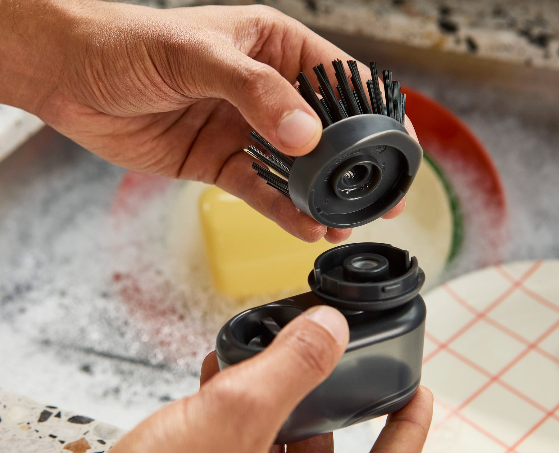 SinkTech™ Compact Soap Dispensing Washing-Up Brush with Steel Stand &amp; Extra Heads