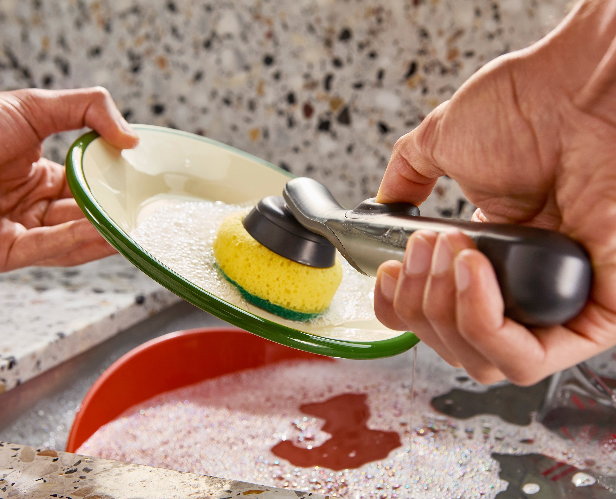 SinkTech™ Soap Dispensing Washing-Up Brush with Replacement Head &amp; Extra Heads