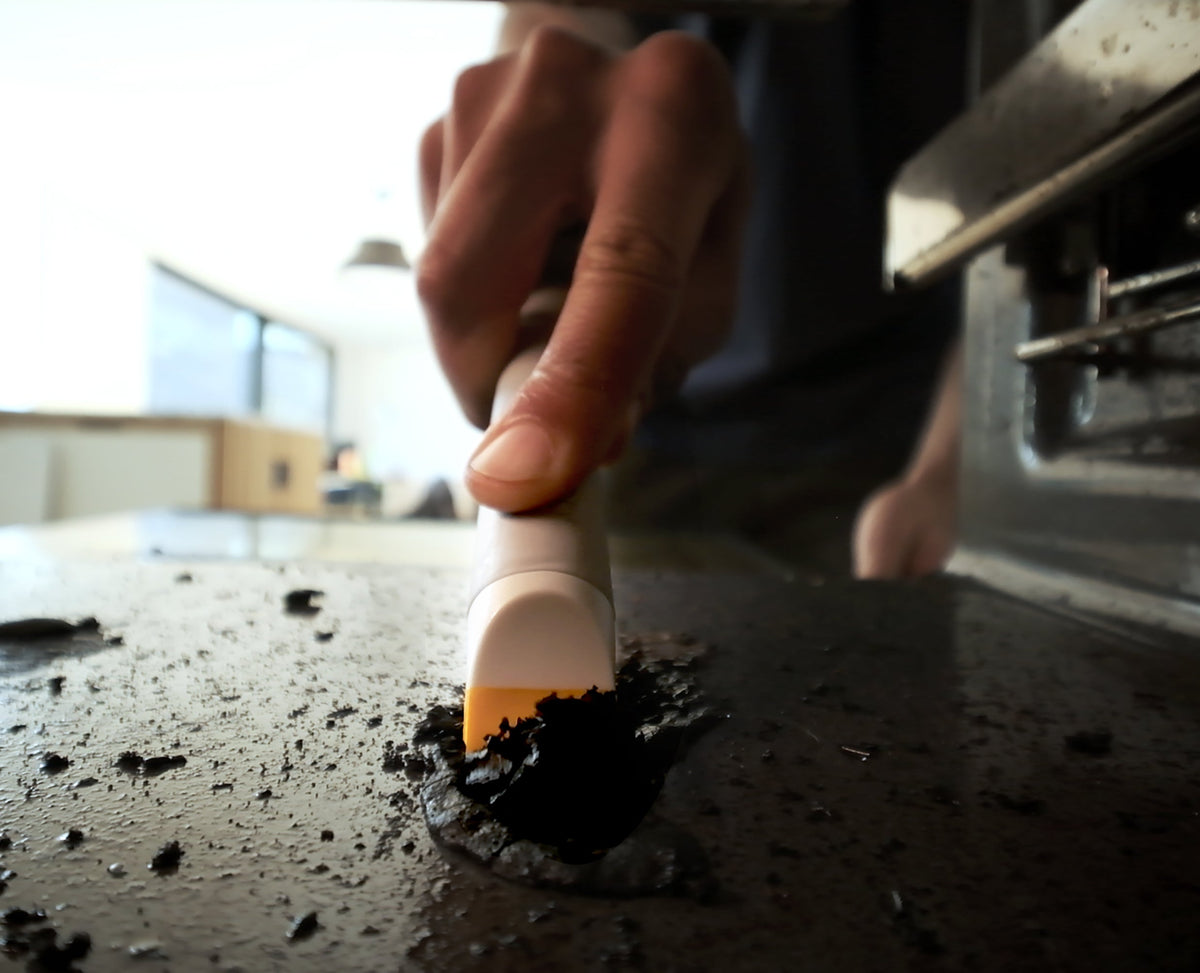 Graphite Point Cleaner 3-in-1 Spot Cleaning Tool CleanTech™ | Joseph Joseph UK