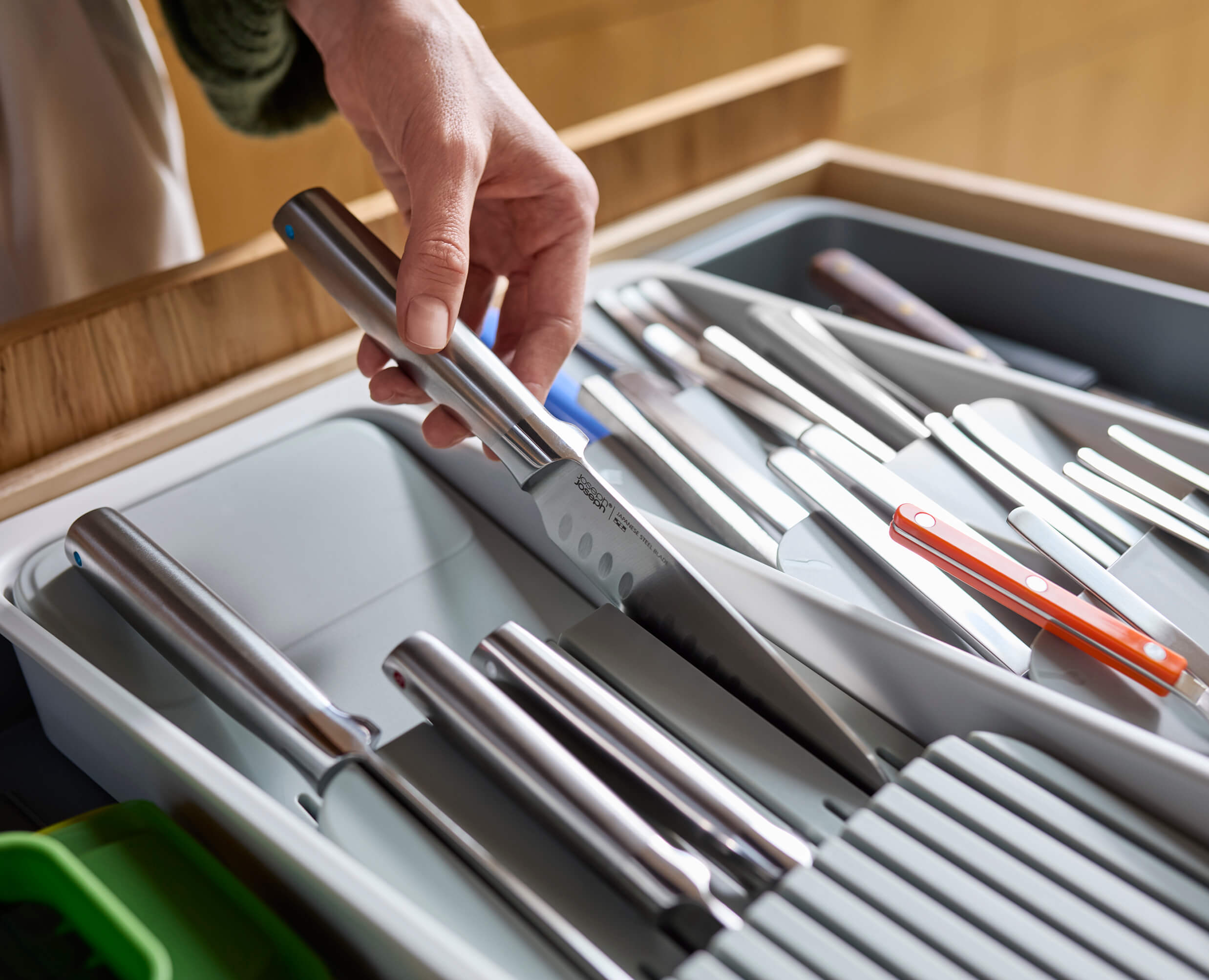 DrawerStore™ Expanding Tiered Cutlery, Utensil, Gadget &amp; Knife Organiser