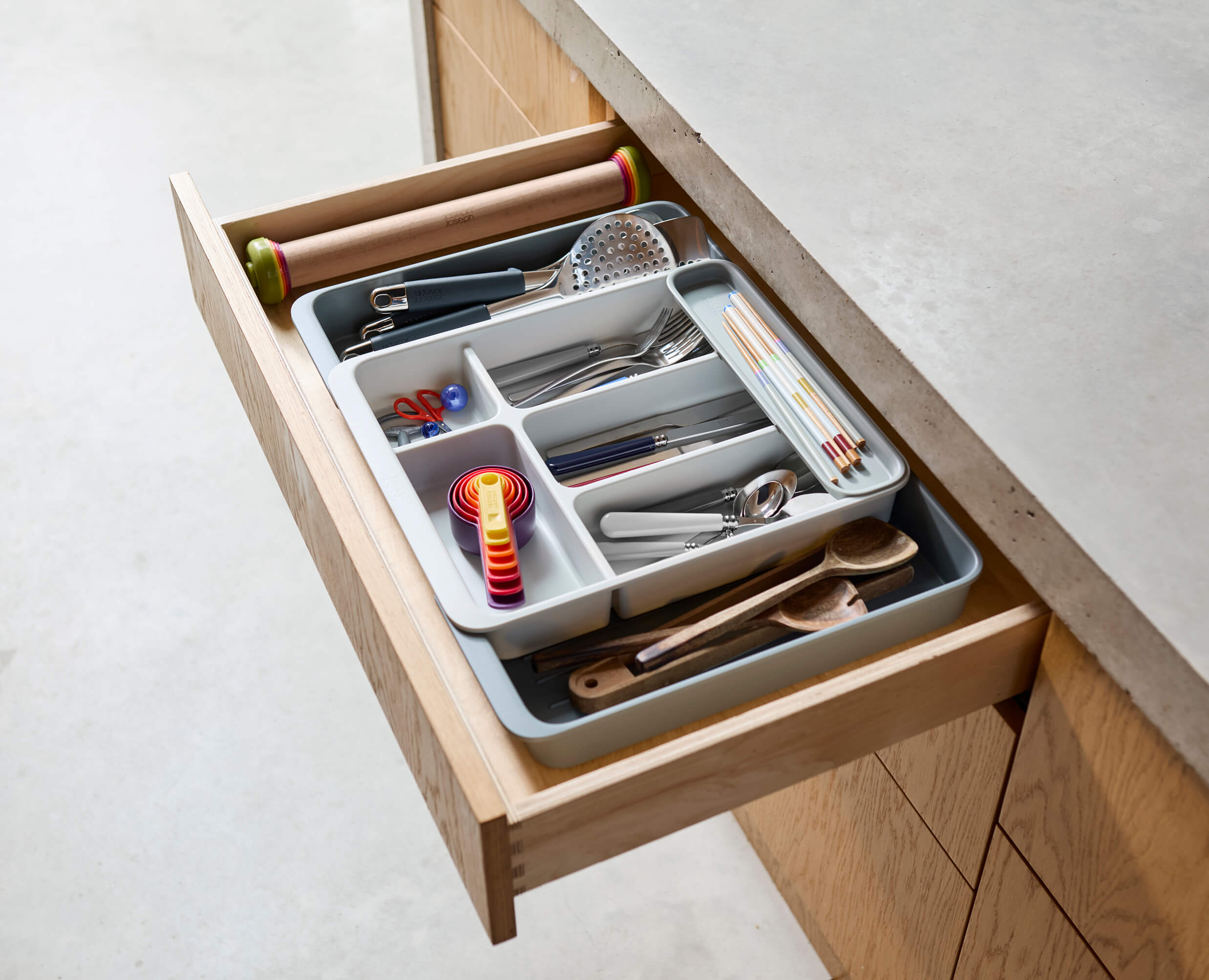DrawerStore™ Expanding Cutlery, Utensil &amp; Gadget Organiser