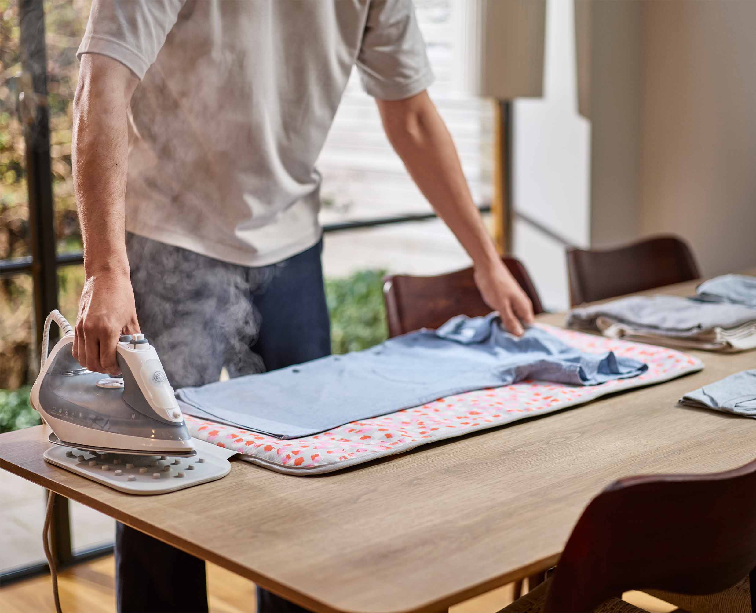 Swift™ Peach Ironing Pad For Table Top | Joseph Joseph UK