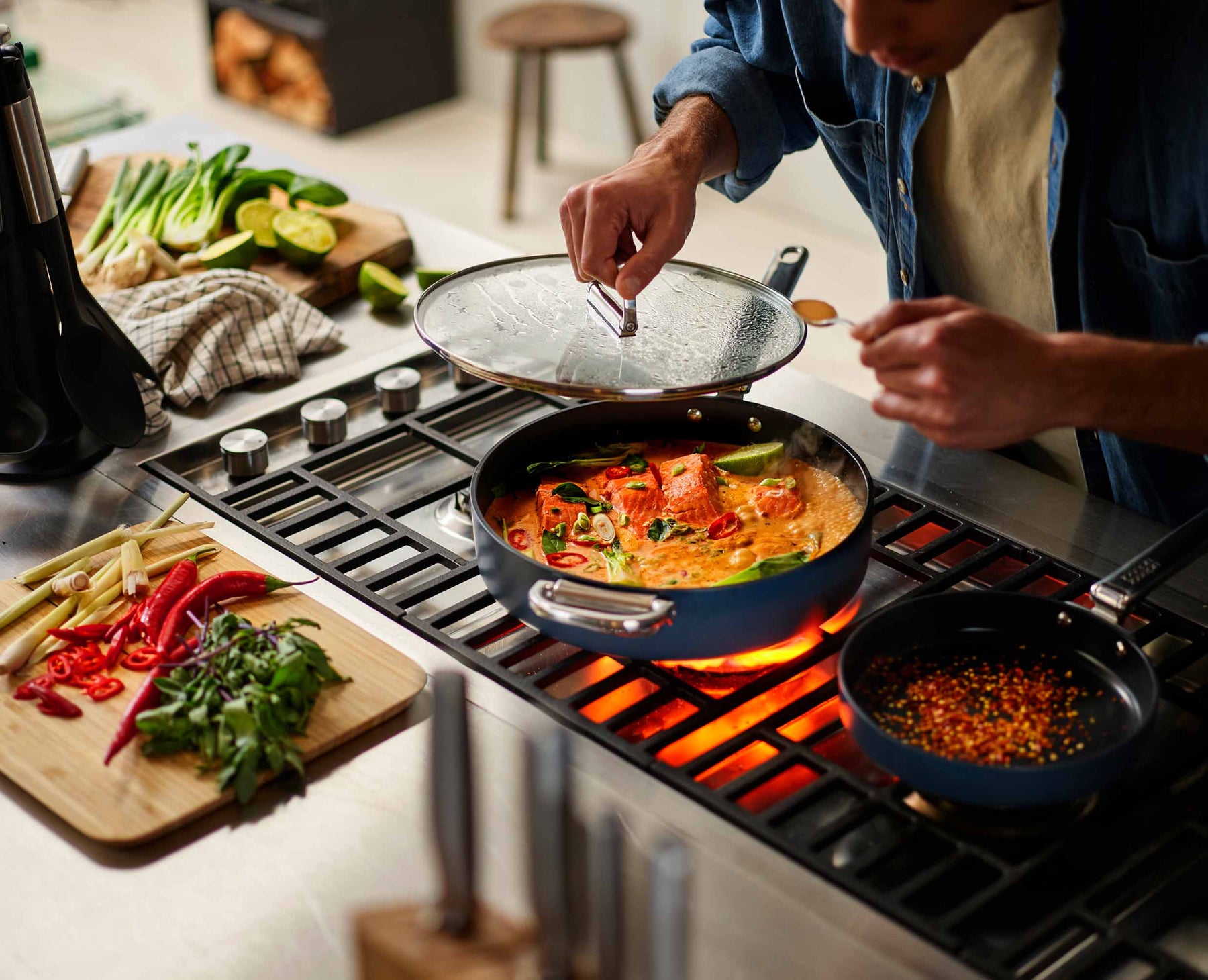 Space Non-Stick Sauté Pan (28cm) Joseph Joseph UK